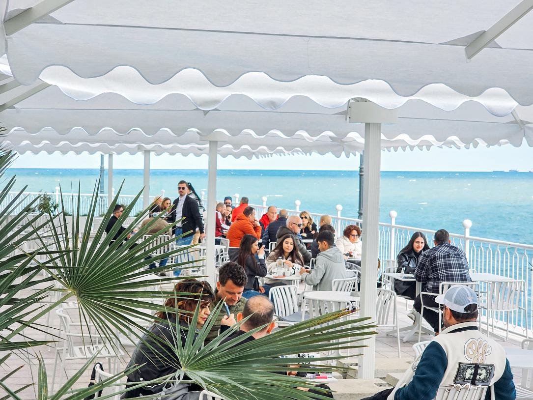 Café-Bistro la Casino Constanța: City Grill Group deschide!
