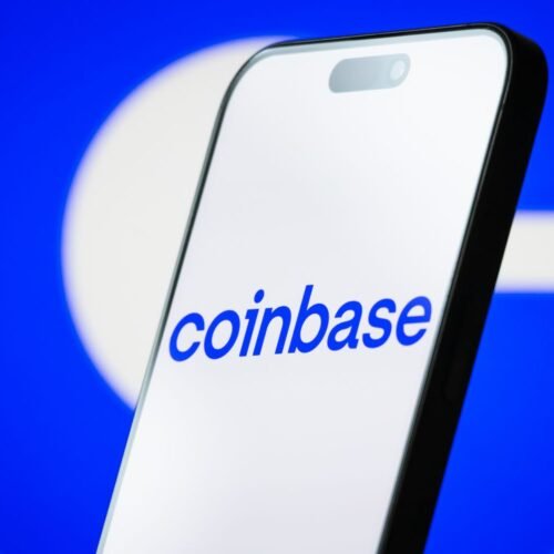 Coinbase raportează o pierdere de 394 milioane de dolari în 2026
