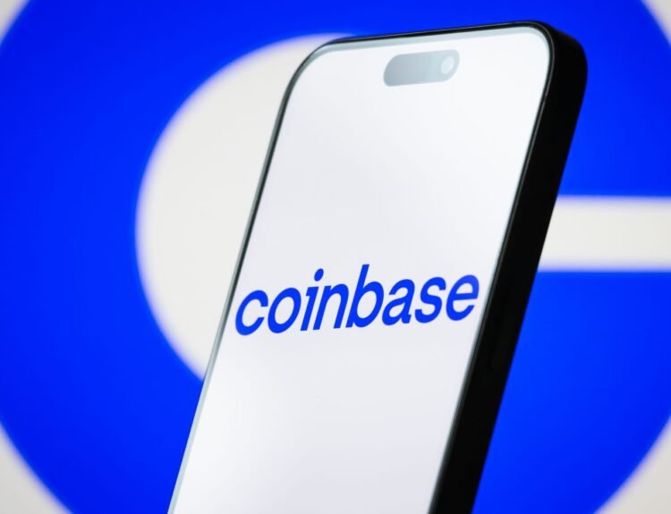 Coinbase raportează o pierdere de 394 milioane de dolari în 2026