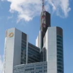 Consultări între ministrul german de Finanţe și UniCredit pe tema Commerzbank