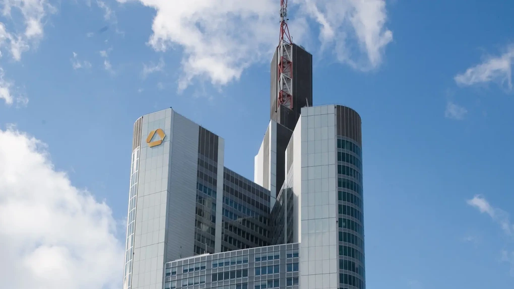 Commerzbank rămâne ferm înainte de oferta UniCredit