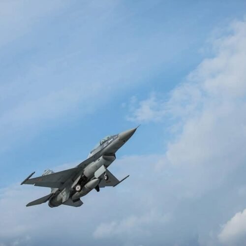 F-16 românesc doboară dronă în Estonia în misiune NATO