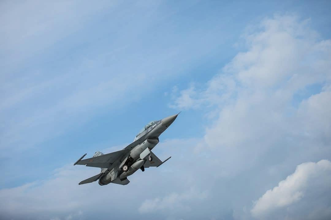 F-16 românesc doboară dronă în Estonia în misiune NATO