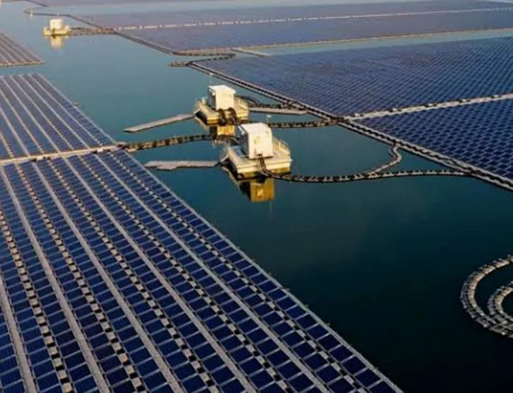 Hidroelectrica investește 90 MW în panouri solare pe râul Olt