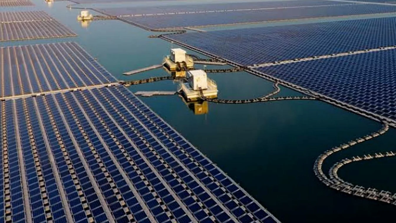 Hidroelectrica investește 90 MW în panouri solare pe râul Olt