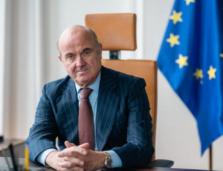 Şocul energetic ar putea spori inflaţia şi diminua creşterea economică, avertizează BCE