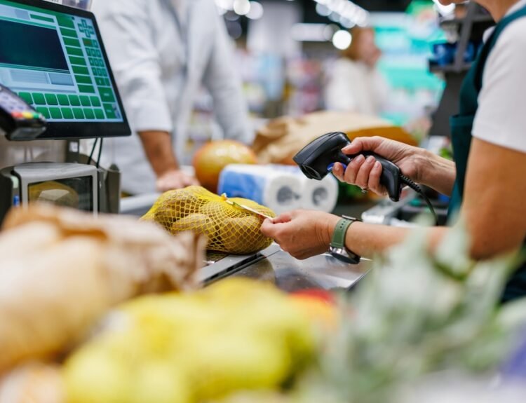 Volumul afacerilor din comerțul cu amănuntul a scăzut cu 5,8%
