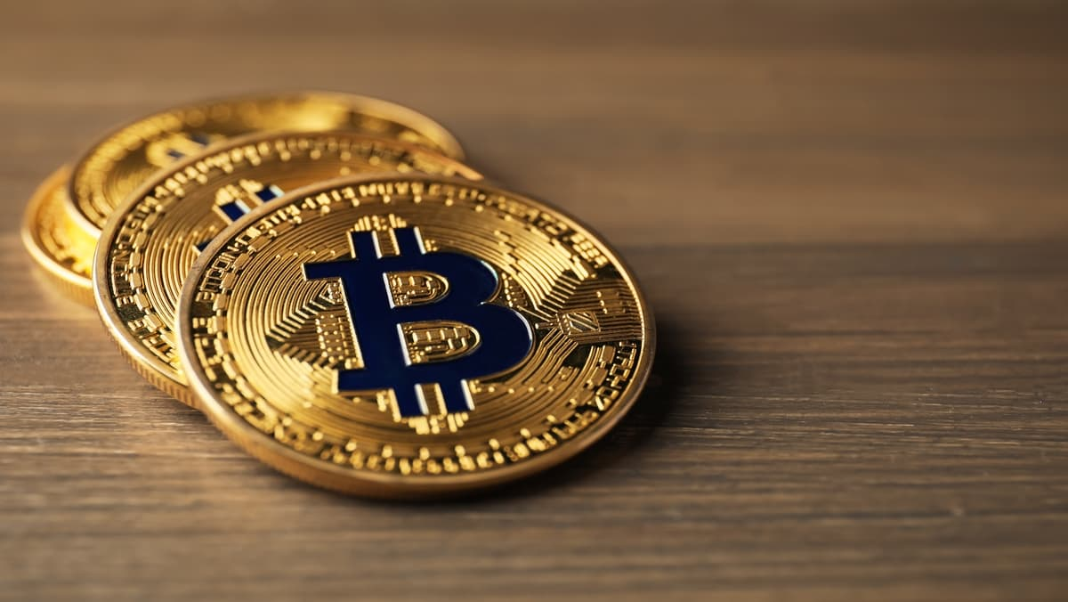 Bitcoin scade sub 60.000 dolari: incepe presiunea vânzătorilor?