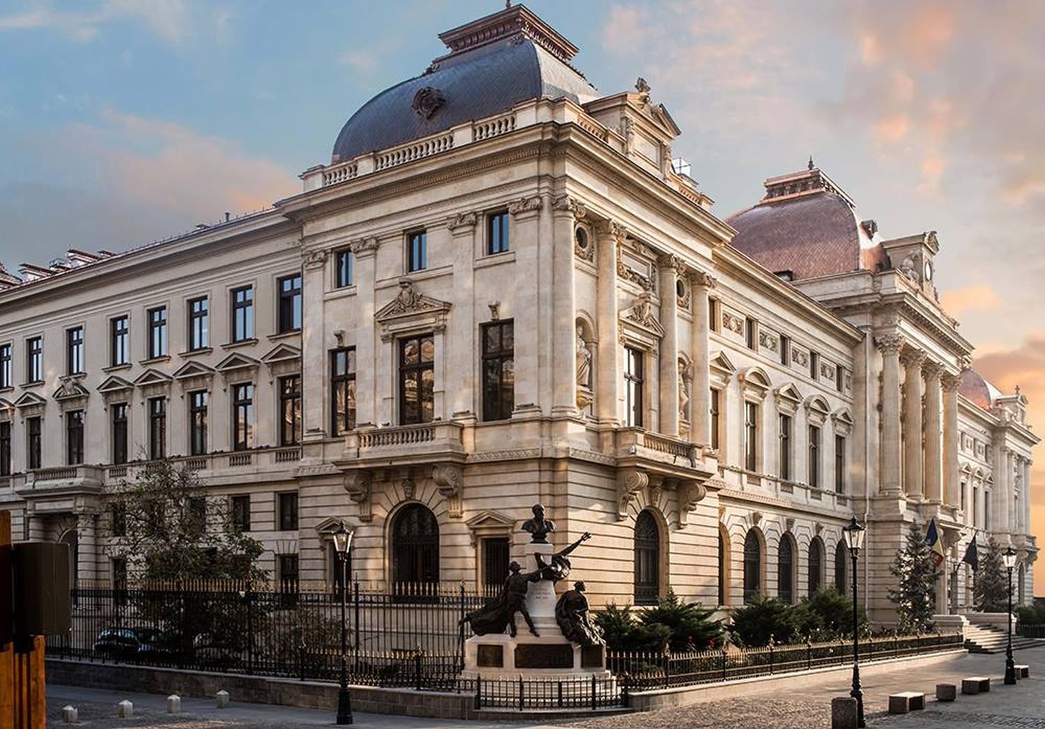 CEC surprinde în topul băncilor din România, Unicredit în declin