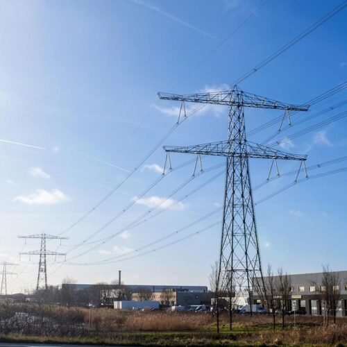 Producția de energie din România scade, iar sursele regenerabile cresc