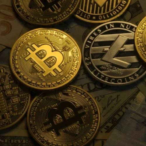XRP performează bine pe o piață în scădere, depășind Bitcoin și Solana