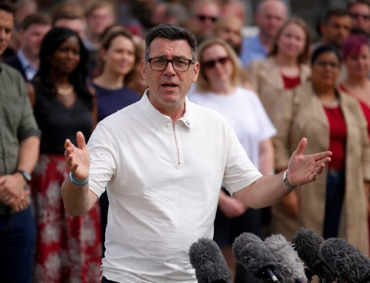 Andy Burnham: Provocările creșterii economice pentru națiune