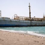 Houthi amenință 7% din oferta globală de petrol, prețul ajunge la 120$/baril