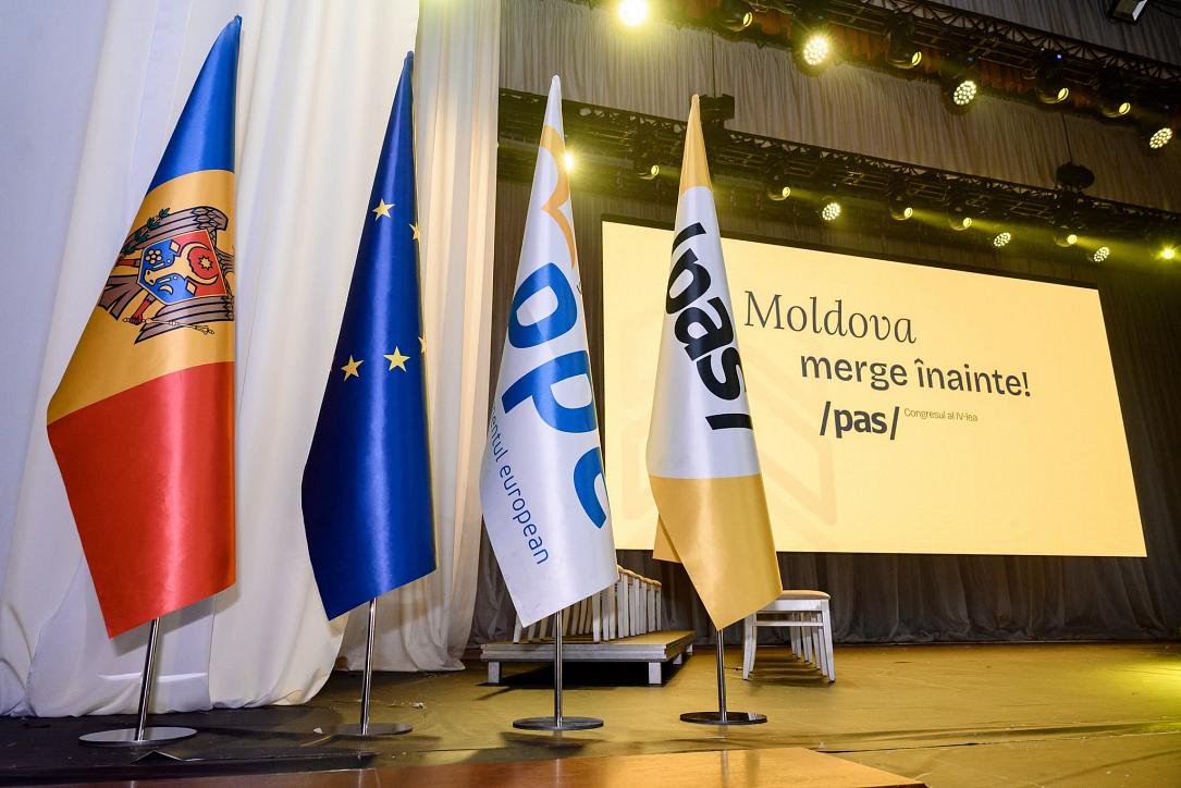 Partidul PAS din Moldova rămâne favoritul alegătorilor, dar unioniștii stârnesc controverse