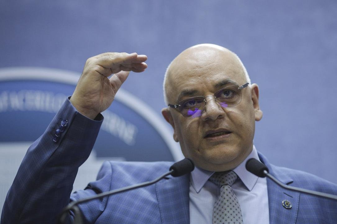 Procurorii români confiscă bunuri ale lui Raed Arafat în cazul elicopterelor