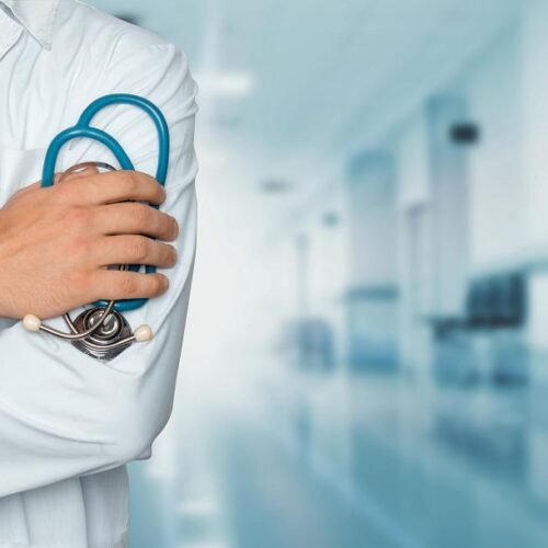 Răspunsul românilor: Încredere în medici, dar ezitări față de vaccinuri