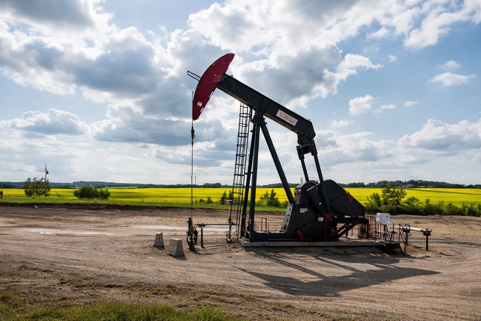 Scăderea exporturilor de petrol amenință rezervele strategice globale