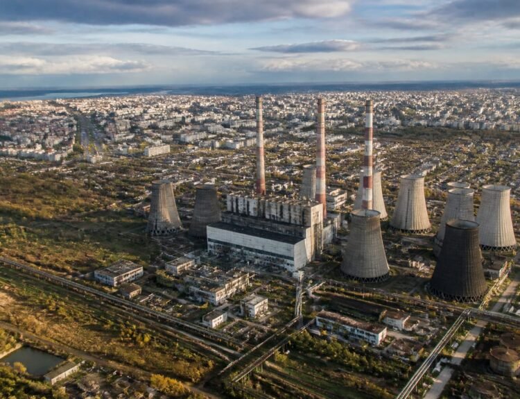 Trei oferte pentru centrala ELCEN de 427 milioane euro în România