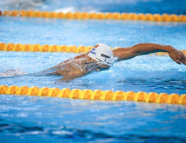 David Popovici cucerește al treilea titlu european la 200m liber după succesul de la 100m
