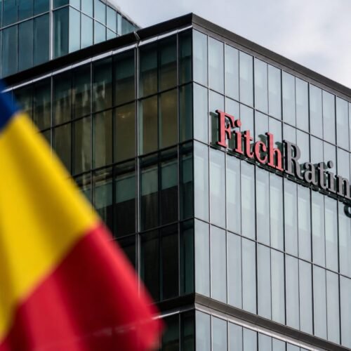 Fitch confirmă ratingul României la „BBB-”, evitând degradarea la „junk”