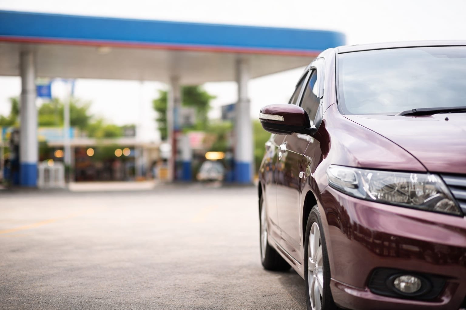 Plafonarea marjelor la carburanți: Efecte asupra consumatorilor și pieței petrolieră