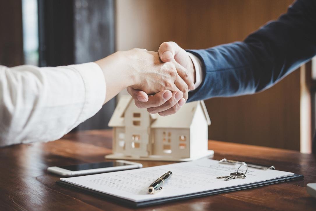 Volumul investițiilor imobiliare din România coboară la 300 milioane EUR în H1 2026