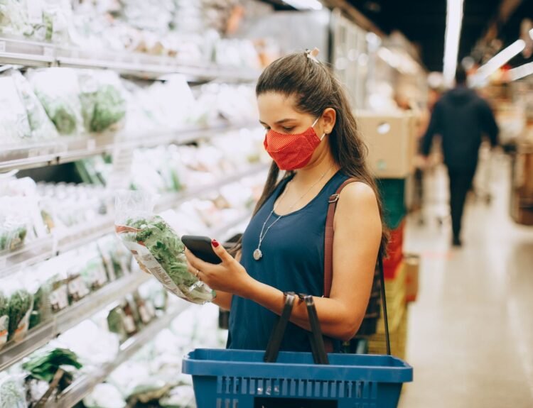Alimentele s-au scumpit cu 53%, dar salariul minim permite mai multă hrană