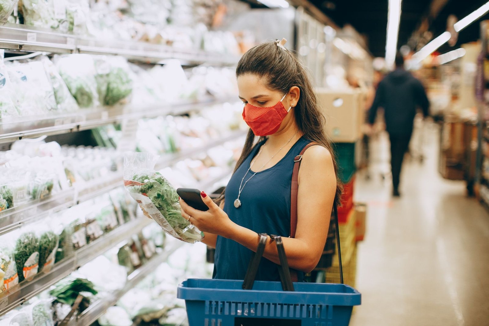 Alimentele s-au scumpit cu 53%, dar salariul minim permite mai multă hrană