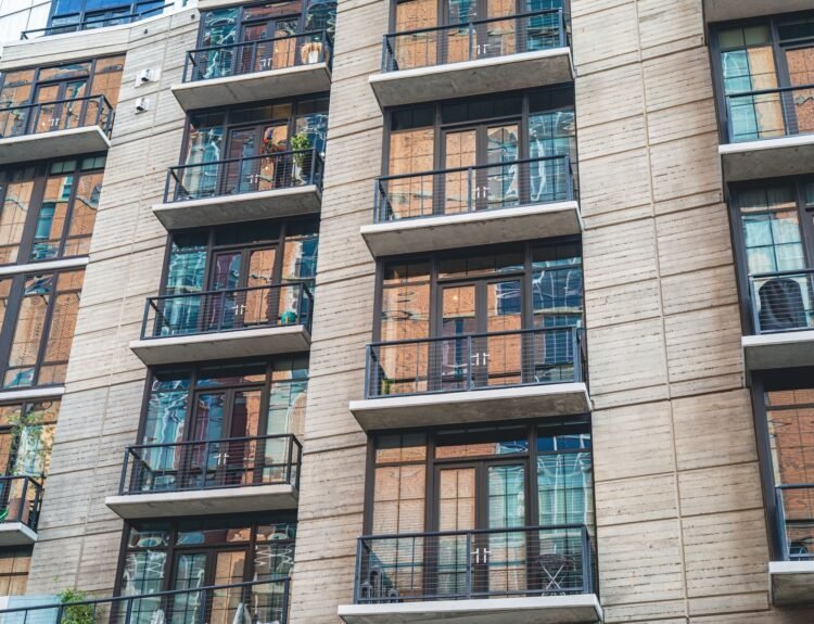 Apartamente ANAF: Cum poți beneficia de reducerea de 50% la garanție