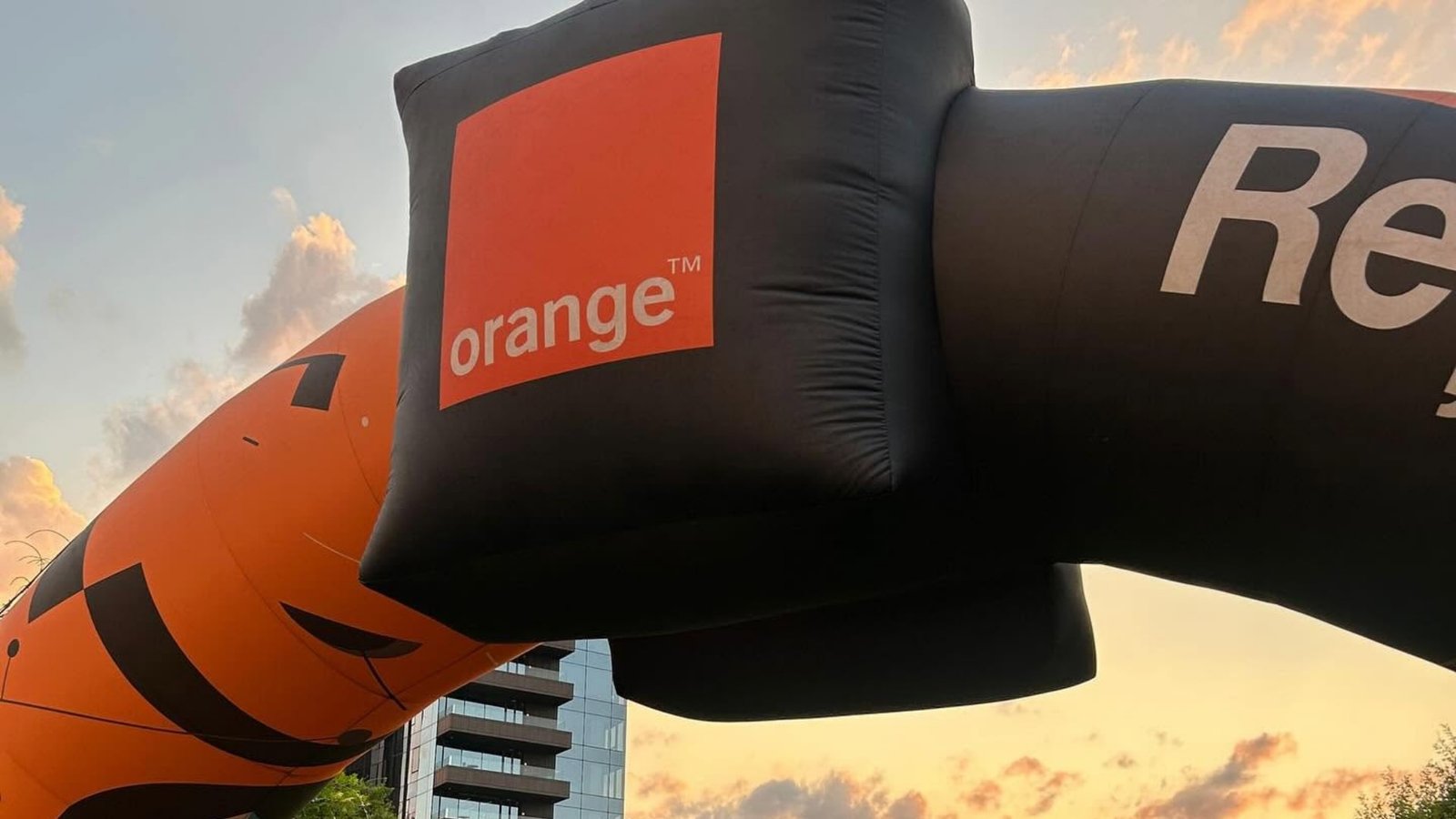 Orange România oferă pachete pentru plecări voluntare și pensionări anticipate