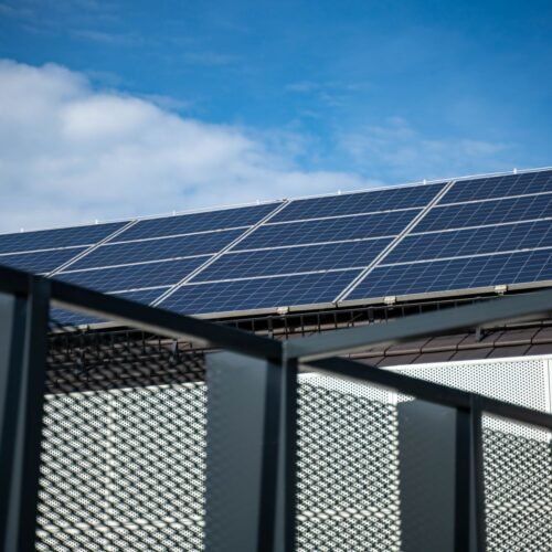 Producția anuală de 1.000 kWh a unui sistem fotovoltaic de balcon și impactul consumului diurn asupra amortizării