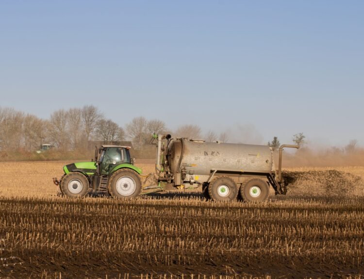 Sprijin de aproape 60 milioane de euro pentru îngrășăminte agricole