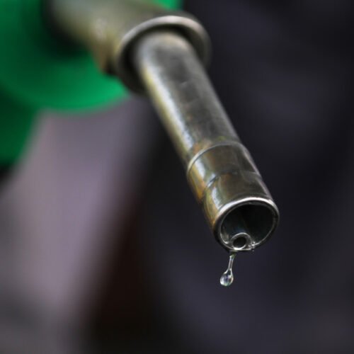 Acciza pentru motorina standard rămâne redusă cu 25% până la finele lunii octombrie