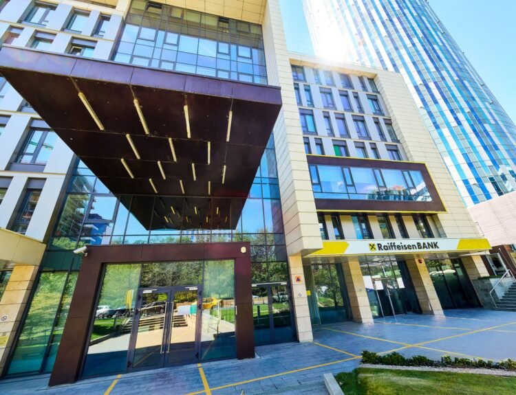 Băncile occidentale din Europa de Est, profituri record pentru 2027 în România