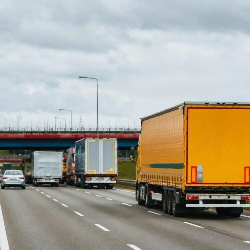 Blocaje critice la TollRo: peste 100 de vehicule afectate, avertizează UNTRR