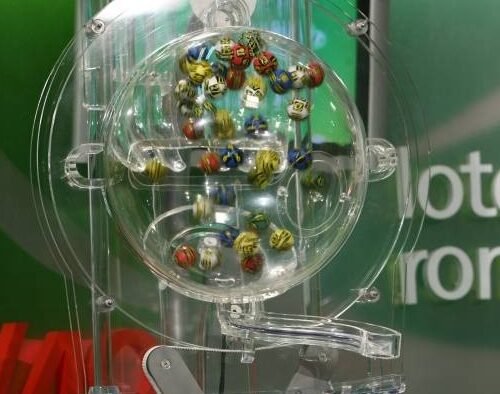 Loto 6/49: Premiu de 2,54 milioane euro la extragerea din duminică