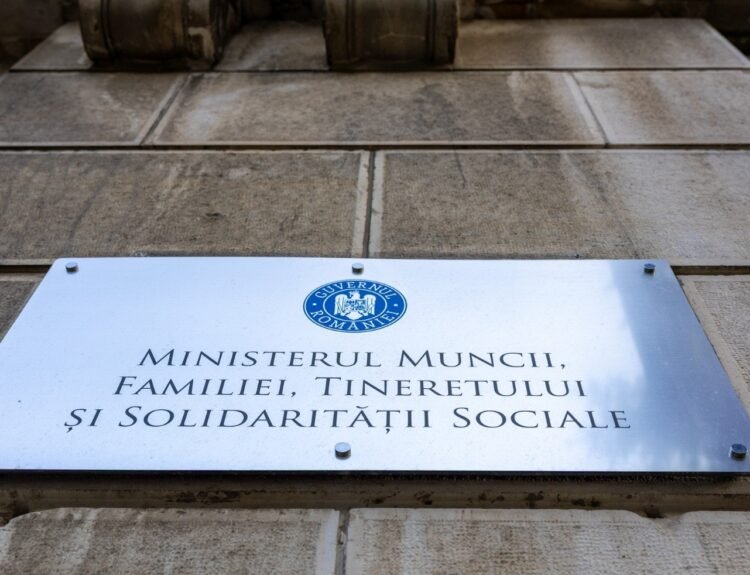 Salariul minim din iulie 2026: Costuri și scutiri fiscale pentru angajatori