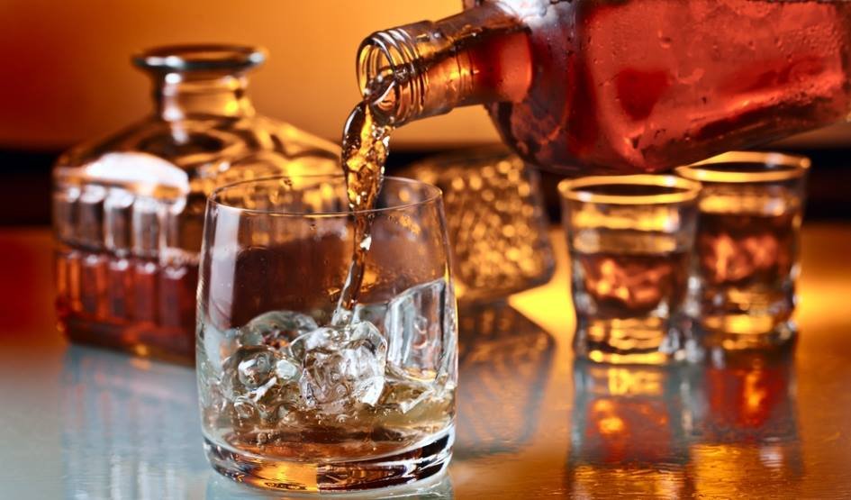 Spirits România solicită Guvernului o scădere a accizei la băuturile alcoolice
